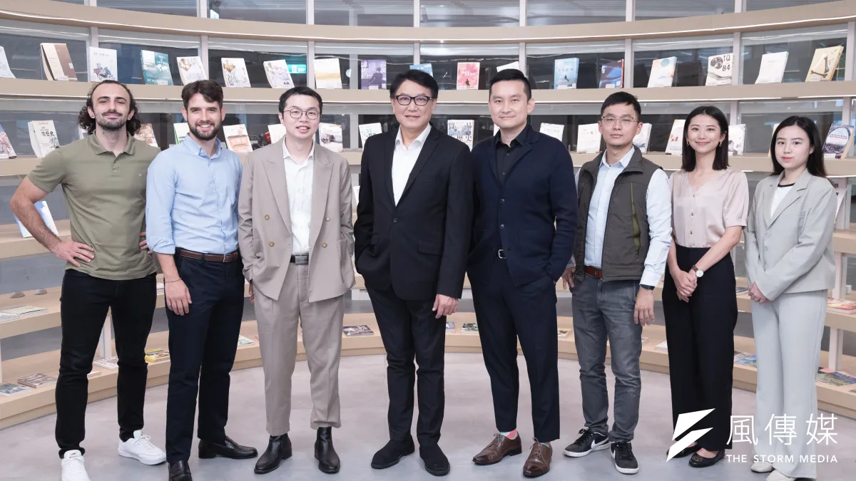 台泥總經理程耀輝表示,水泥是個比較不容易減碳的行業,如果要在2050年達成淨零目標,除了做減法之外,還要搭配一部分的加法,也就是「減碳增綠」。(簡穎珣攝)