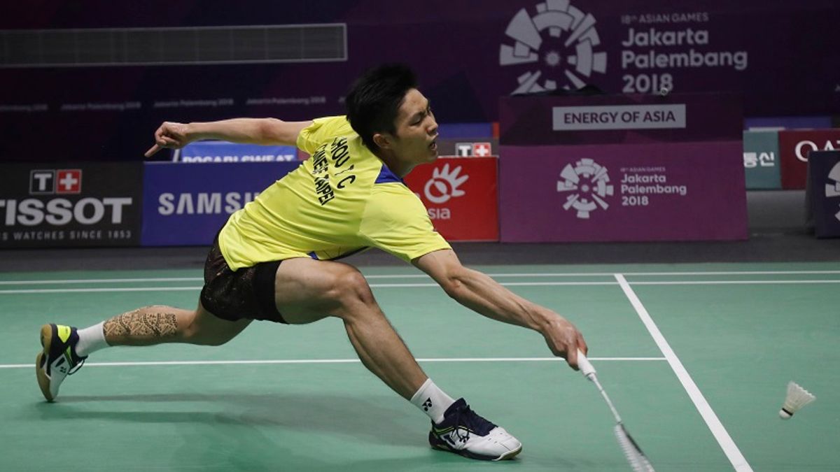 周天成在日本公開賽16強戰,以1比2遭到林丹逆轉,無緣晉級8強。 (美聯社) 周天成在日本公開賽16強戰,以1比2遭到林丹逆轉,無緣晉級8強。 (美聯社)