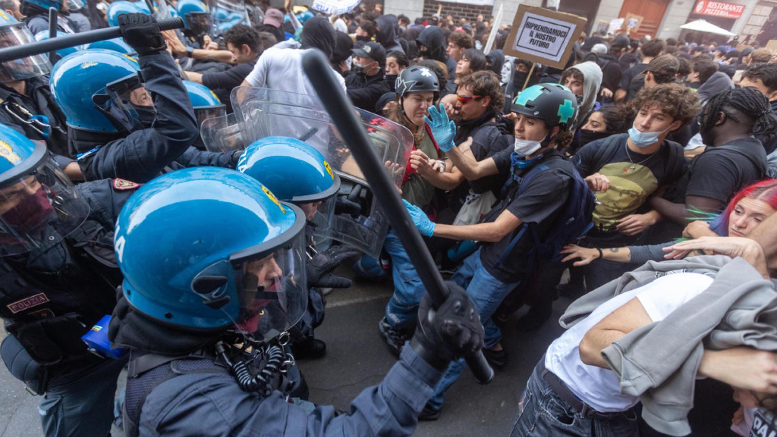 米蘭抗爭失控洗劫商家!義大利增派500名軍人進駐,精品店被關門移除存貨自保