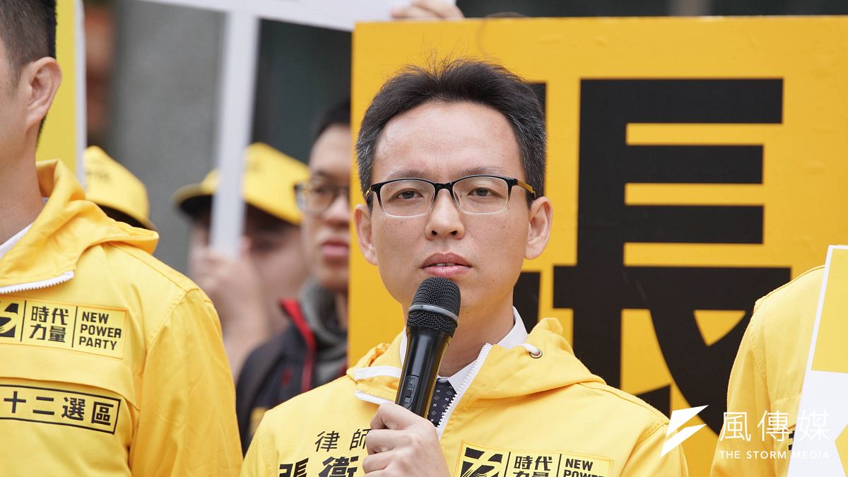 綠黨近日接連爆料,時代力量新北立委候選人張衞航(見圖)夫妻,8年前都是馬政府經濟建設委員會主委劉憶如攻擊總統蔡英文「宇昌案」的要角。(資料照,盧逸峰攝) 綠黨近日接連爆料,時代力量新北立委候選人張衞航(見圖)夫妻,8年前都是馬政府經濟建設委員會主委劉憶如攻擊總統蔡英文「宇昌案」的要角。(資料照,盧逸峰攝)