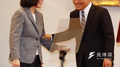 總統蔡英文(左)任命蘇貞昌(右)為行政院長,民眾對此反應兩極。(資料照,郭晉瑋攝)