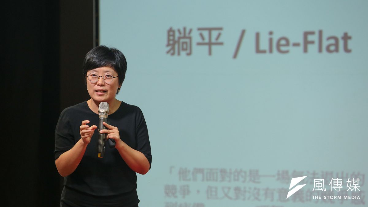 Matters 創辦人張潔平(見圖)15日出席思沙龍「平行宇宙與穿越時刻 — 不同世代的中國青年思潮與選擇」。(顏麟宇攝) Matters 創辦人張潔平(見圖)15日出席思沙龍「平行宇宙與穿越時刻 — 不同世代的中國青年思潮與選擇」。(顏麟宇攝)