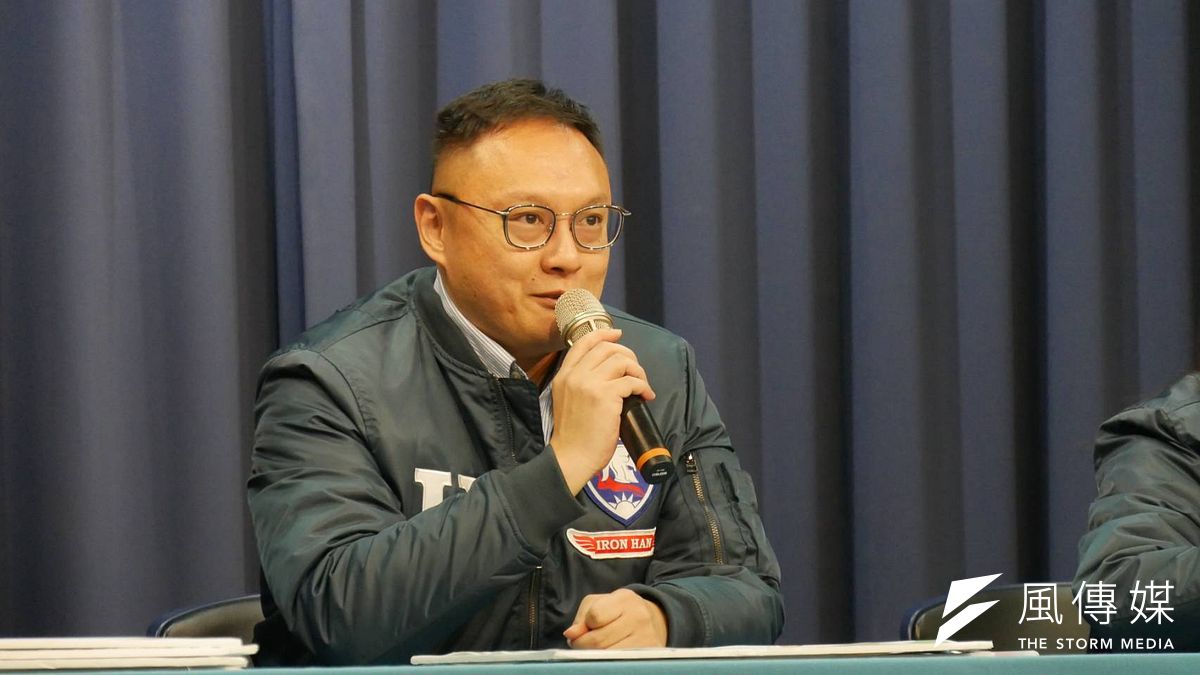 2019年12月28日,國民黨總統候選人韓國瑜陣營發言人鄭照新再批「新潮流綁架蔡英文」(潘維庭攝) 2019年12月28日,國民黨總統候選人韓國瑜陣營發言人鄭照新再批「新潮流綁架蔡英文」(潘維庭攝)