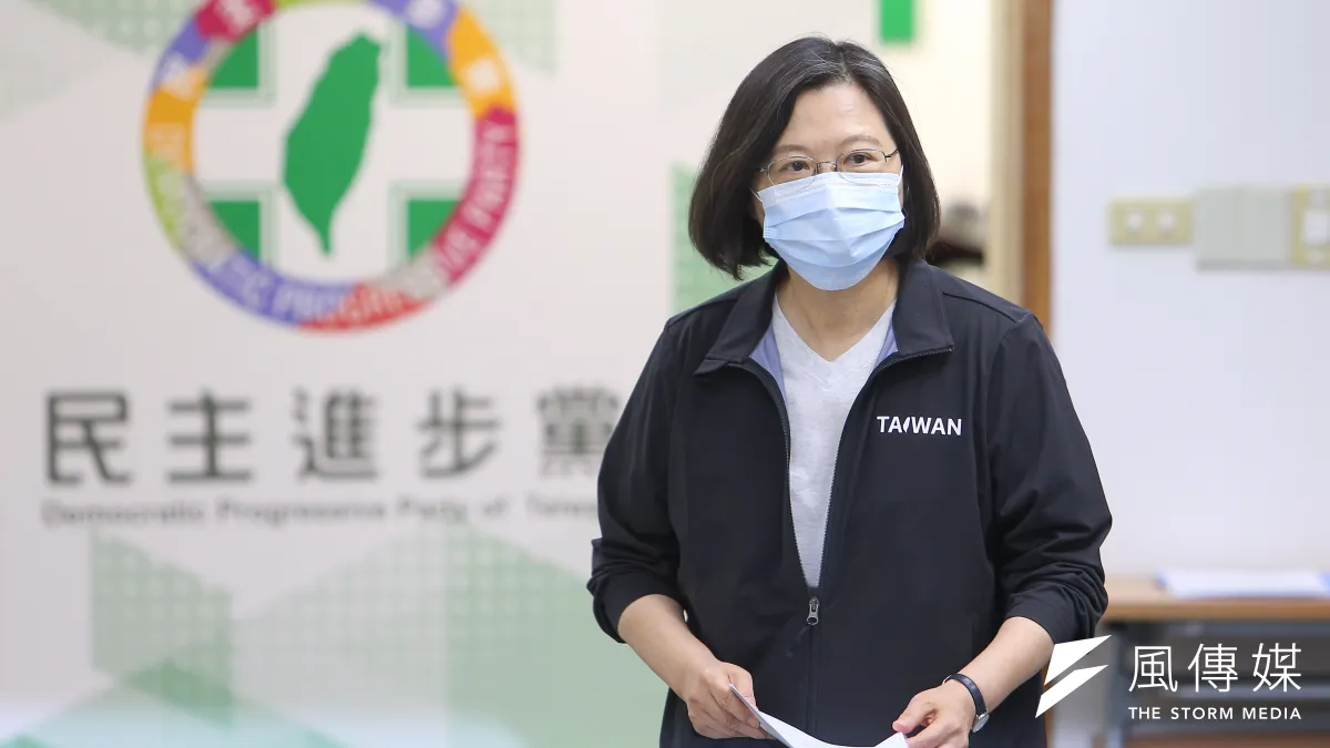 作者建議,在政策面,政府應該要正視現實,踏實擬定應對的大政方針。圖為總統、民進黨主席蔡英文。(資料照,顏麟宇攝)