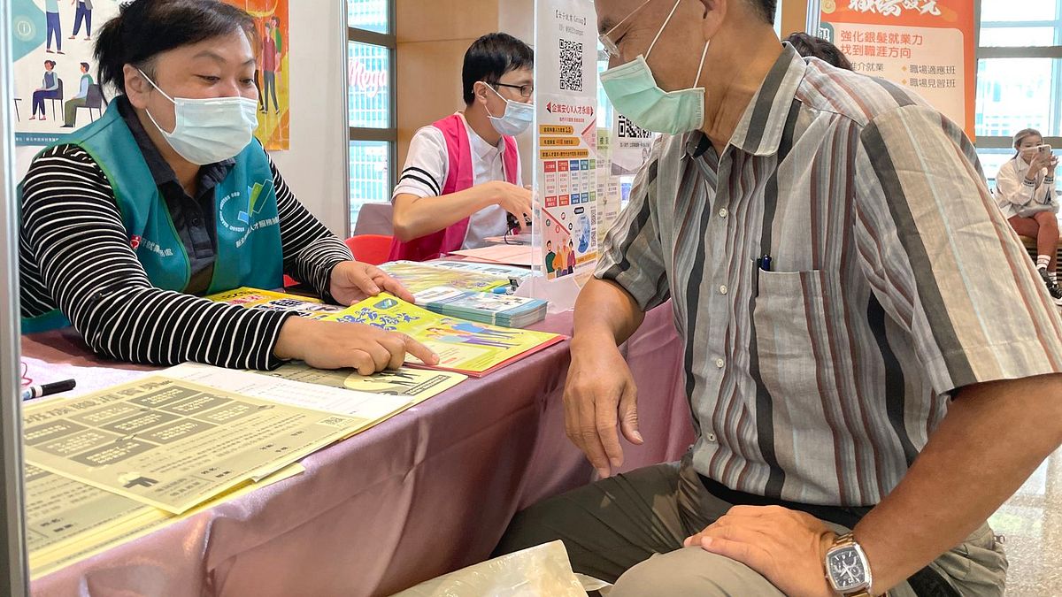 勞工局將在溪北新設婦女及中高齡者職場續航中心、銀髮人才服務據點及增設原住民服務據點。(圖/新北市勞工局提供) 勞工局將在溪北新設婦女及中高齡者職場續航中心、銀髮人才服務據點及增設原住民服務據點。(圖/新北市勞工局提供)