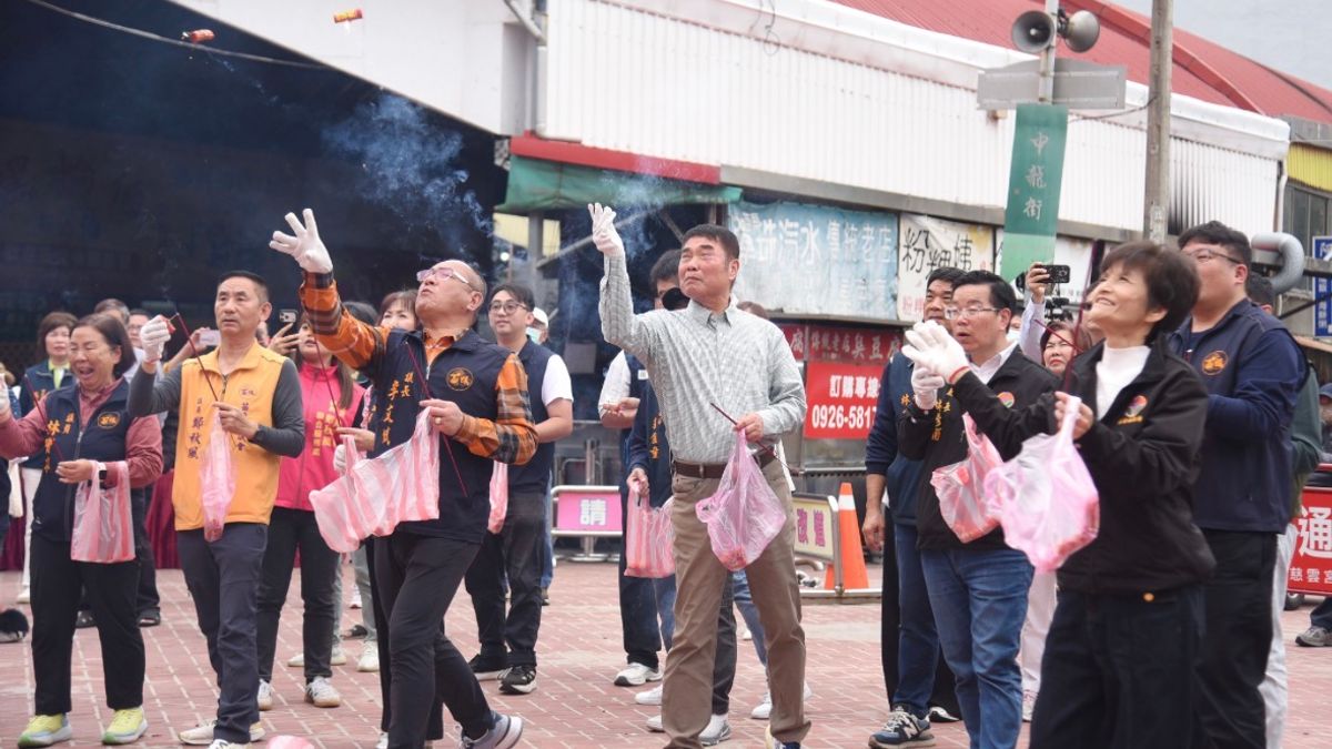 苗栗慈雲宮攻炮城、慶元宵 體驗特有民俗