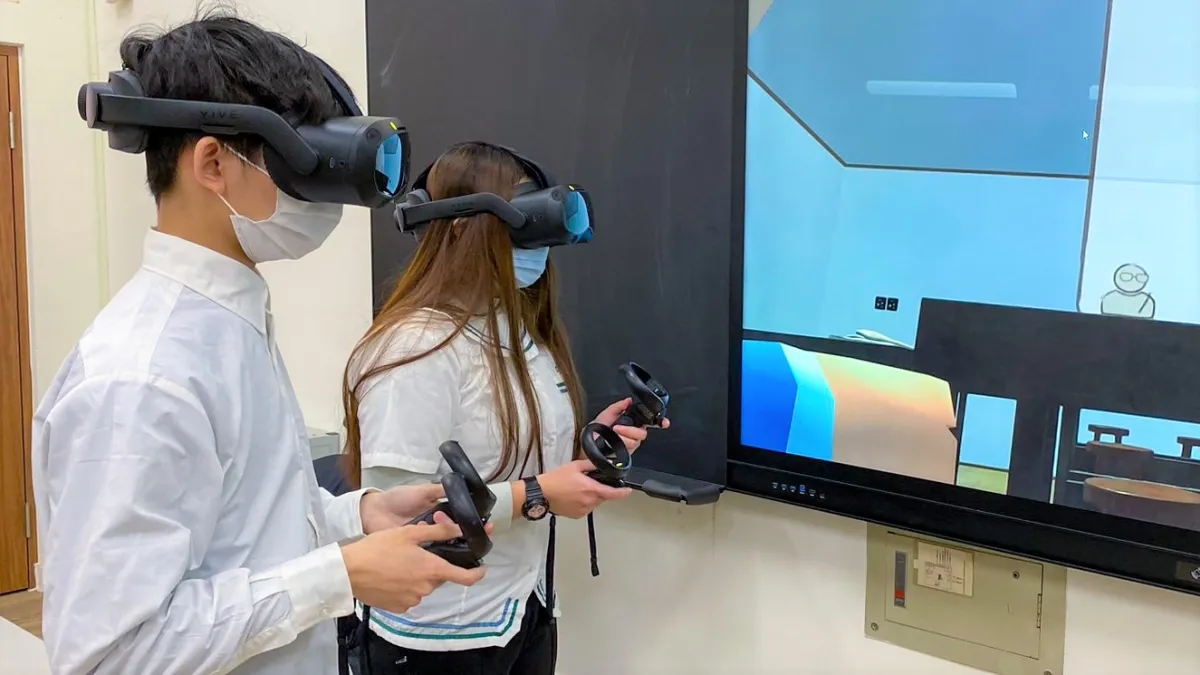 鶯歌工商學生進行AR VR虛擬實境課程操作。(圖/新北市教育局提供)