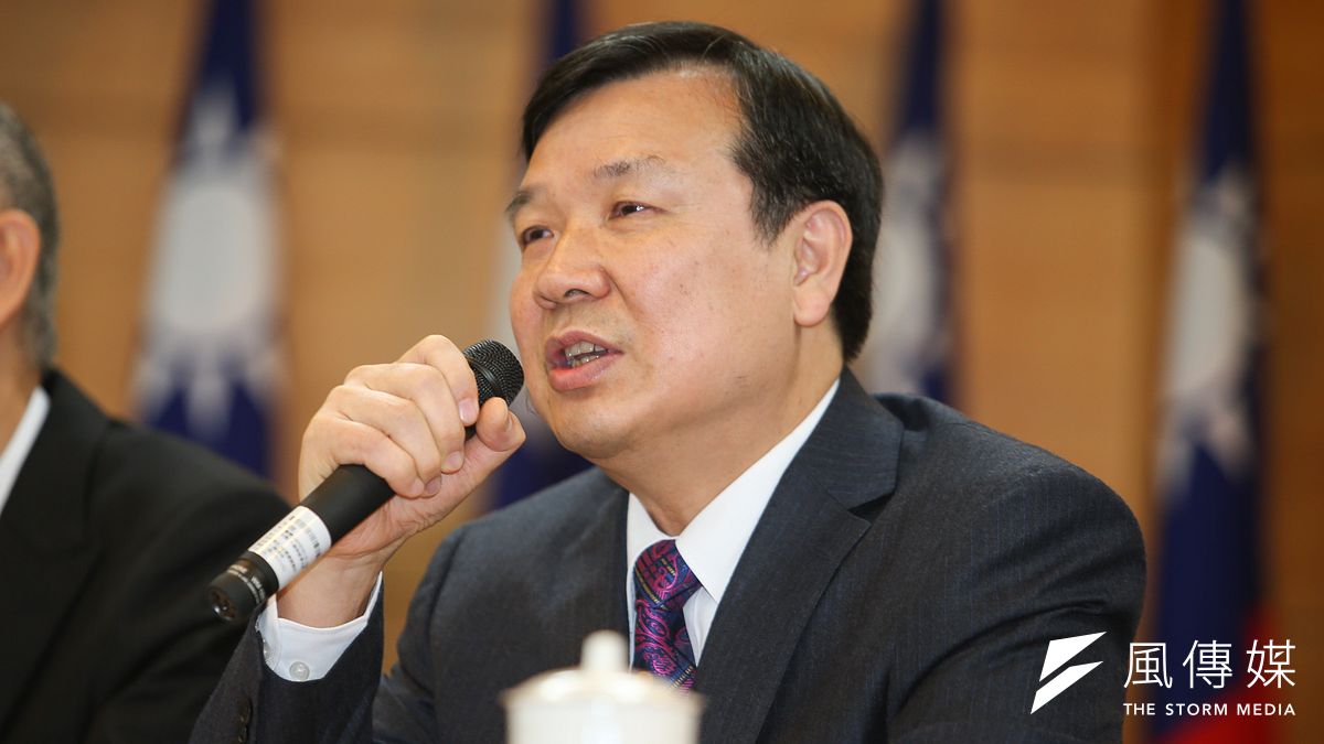 20170330考試院副院長李逸洋出席考試院通過公務人員退休撫卹法草案後舉行記者會.(陳明仁攝) 20170330考試院副院長李逸洋出席考試院通過公務人員退休撫卹法草案後舉行記者會.(陳明仁攝)