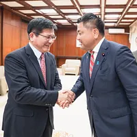 台湾・外交部長の林佳龍氏(左)は8日、日本立憲民主党衆議院議員の太榮志氏(右)らを接見した。(写真/台湾外交部提供) 台湾・外交部長の林佳龍氏(左)は8日、日本立憲民主党衆議院議員の太榮志氏(右)らを接見した。(写真/台湾外交部提供)