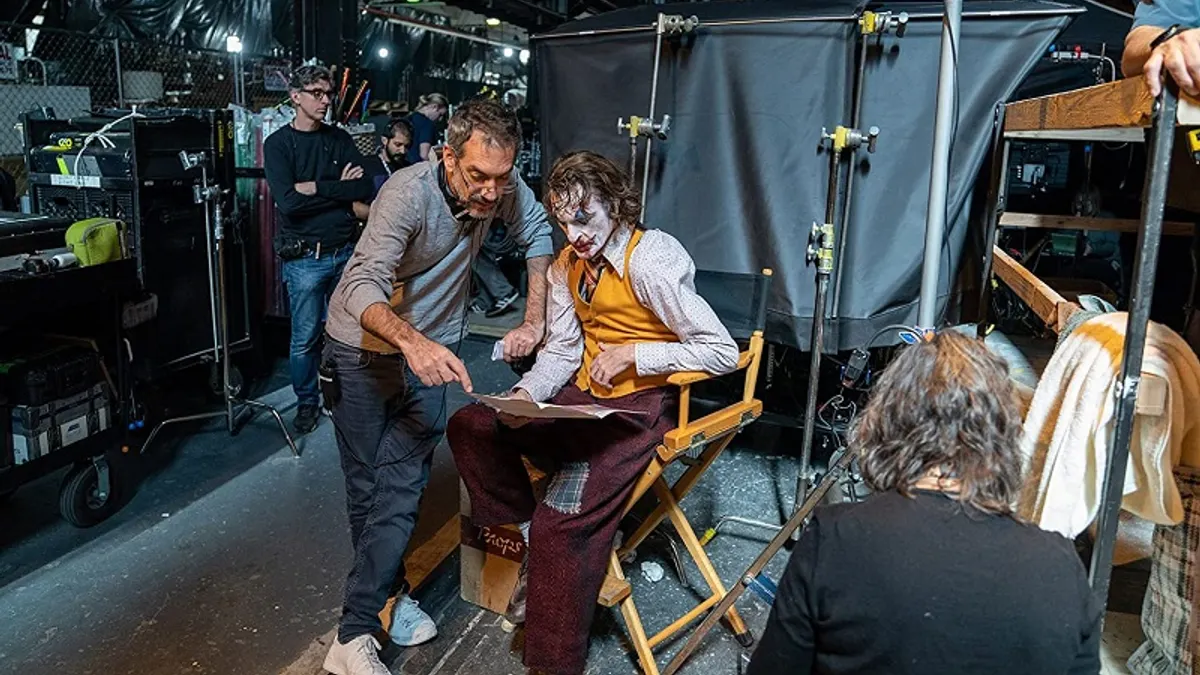 如果你想要在 YouTube 上搜尋某齣劇的 NG 畫面或幕後花絮,打錯關鍵字可是會找不到的。(圖/imdb) 如果你想要在 YouTube 上搜尋某齣劇的 NG 畫面或幕後花絮,打錯關鍵字可是會找不到的。(圖/imdb)