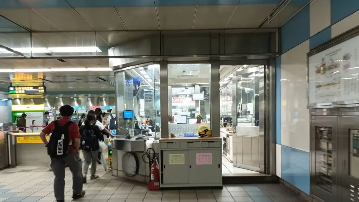 一名網友於臉書分享,自己日前搭捷運忘記帶悠遊卡和錢包,卻意外解鎖了一項「隱藏版服務」。(圖/Rose Lin提供)