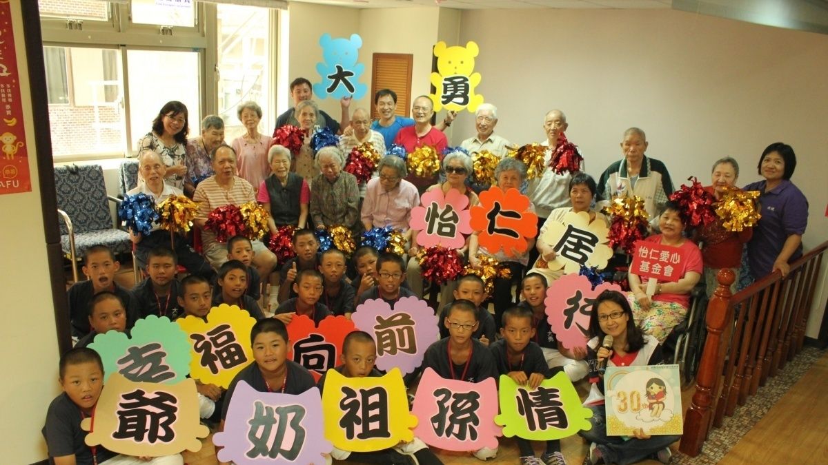 以桌遊和爺奶建立祖孫情 大勇國小棒球隊金孫服務 以桌遊和爺奶建立祖孫情 大勇國小棒球隊金孫服務