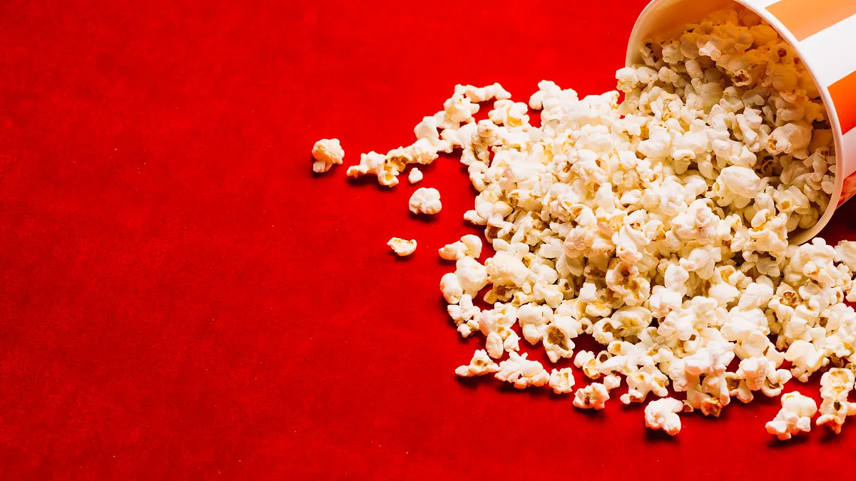 《魔法壞女巫2》在全球戲院首映週末就創下了驚人的2.26億美元(約70億台幣)票房,不僅成為2025年度全球開片票房第4高的電影,更是有史以來全部改編自百老匯的電影中,開局表現最佳的一部。(示意圖/取自freepik) 《魔法壞女巫2》在全球戲院首映週末就創下了驚人的2.26億美元(約70億台幣)票房,不僅成為2025年度全球開片票房第4高的電影,更是有史以來全部改編自百老匯的電影中,開局表現最佳的一部。(示意圖/取自freepik)