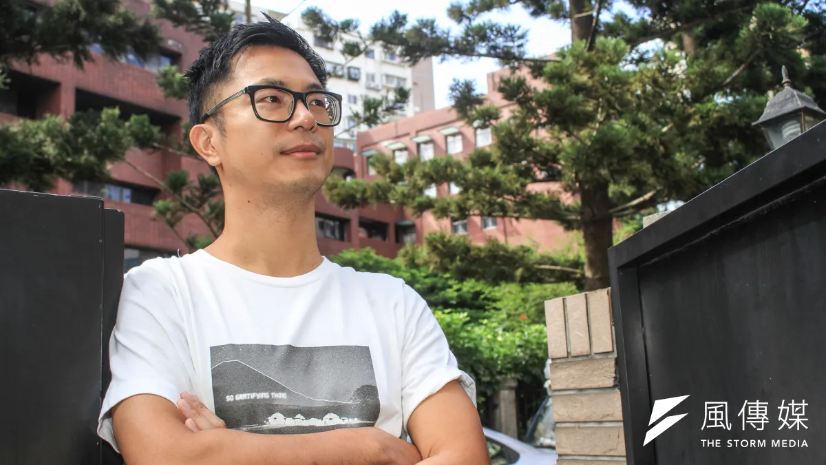 電影《江湖無難事》導演高炳權接受專訪。(蔡親傑攝)