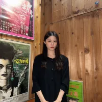 台湾出身俳優の施鈺萱が自ら役を勝ち取った新宿梁山泊の新作テント劇「海底骨歌」が、水を用いた演出を交え大阪・山口・東京の3都市で上演される。(写真/施鈺萱提供) 台湾出身俳優の施鈺萱が自ら役を勝ち取った新宿梁山泊の新作テント劇「海底骨歌」が、水を用いた演出を交え大阪・山口・東京の3都市で上演される。(写真/施鈺萱提供)