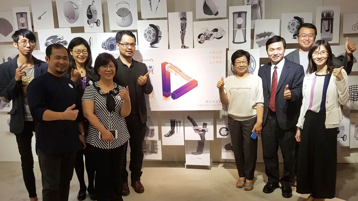 中華大學工業產品設計學系103級成果展,今(15)日起在新竹市邸家展覽空間展出。(圖/方詠騰攝)