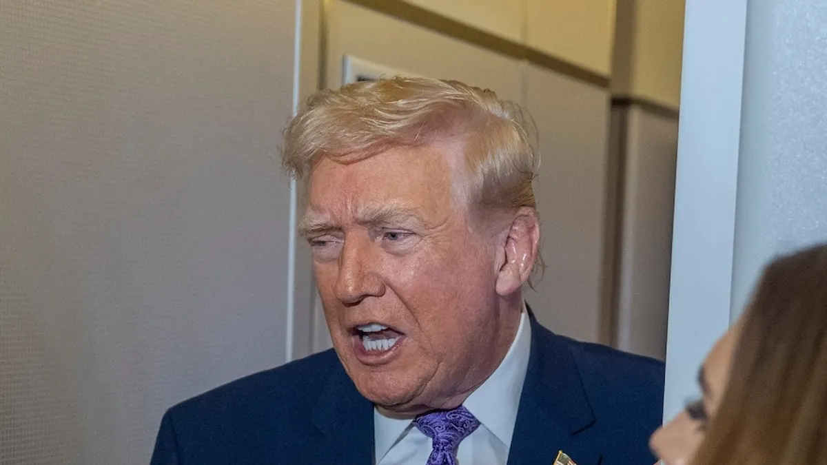 美國總統川普正式宣布推出總額120億美元的農業援助方案,資金來源為對中國等國徵收的關稅收入。(資料照,美聯社) 美國總統川普正式宣布推出總額120億美元的農業援助方案,資金來源為對中國等國徵收的關稅收入。(資料照,美聯社)