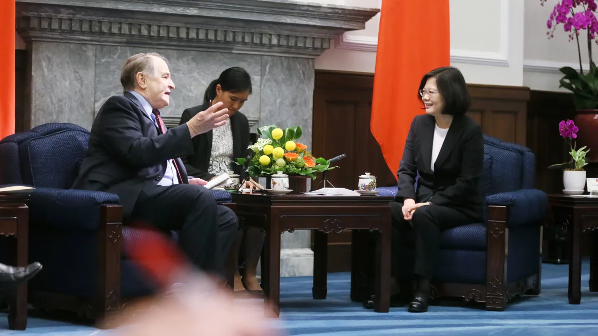 美國哈佛大學費正清中心「兩岸事務訪問團」重量級學者5日來訪,。(總統府提供)