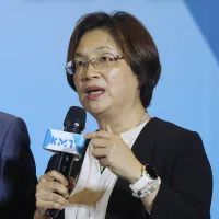 2026縣市長選戰邁入倒數,國民黨籍彰化縣長王惠美(見圖)多次陪同民進黨總統賴清德出席活動,反而拒絕同台同黨黨主席與參選人,掀起政壇關注。(資料照,柯承惠攝) 2026縣市長選戰邁入倒數,國民黨籍彰化縣長王惠美(見圖)多次陪同民進黨總統賴清德出席活動,反而拒絕同台同黨黨主席與參選人,掀起政壇關注。(資料照,柯承惠攝)
