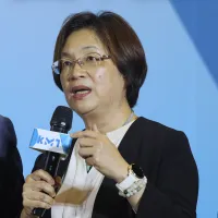 彰化縣長王惠美(見圖)近日因多次拒絕同台國民黨主席鄭麗文、同黨提名人魏平政,引爆藍營支持者不滿。(資料照,柯承惠攝) 彰化縣長王惠美(見圖)近日因多次拒絕同台國民黨主席鄭麗文、同黨提名人魏平政,引爆藍營支持者不滿。(資料照,柯承惠攝)