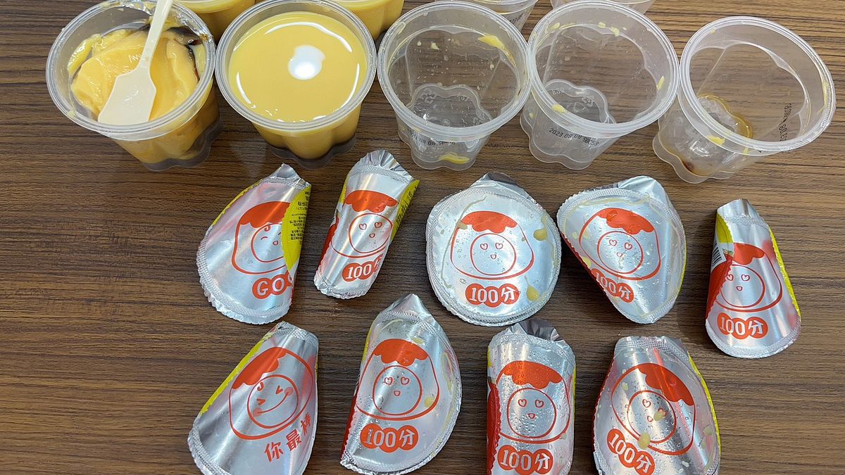 原PO一口氣吃了五個布丁。(圖/取自7-11全家 各超商新品資訊共享) 原PO一口氣吃了五個布丁。(圖/取自7-11全家 各超商新品資訊共享)