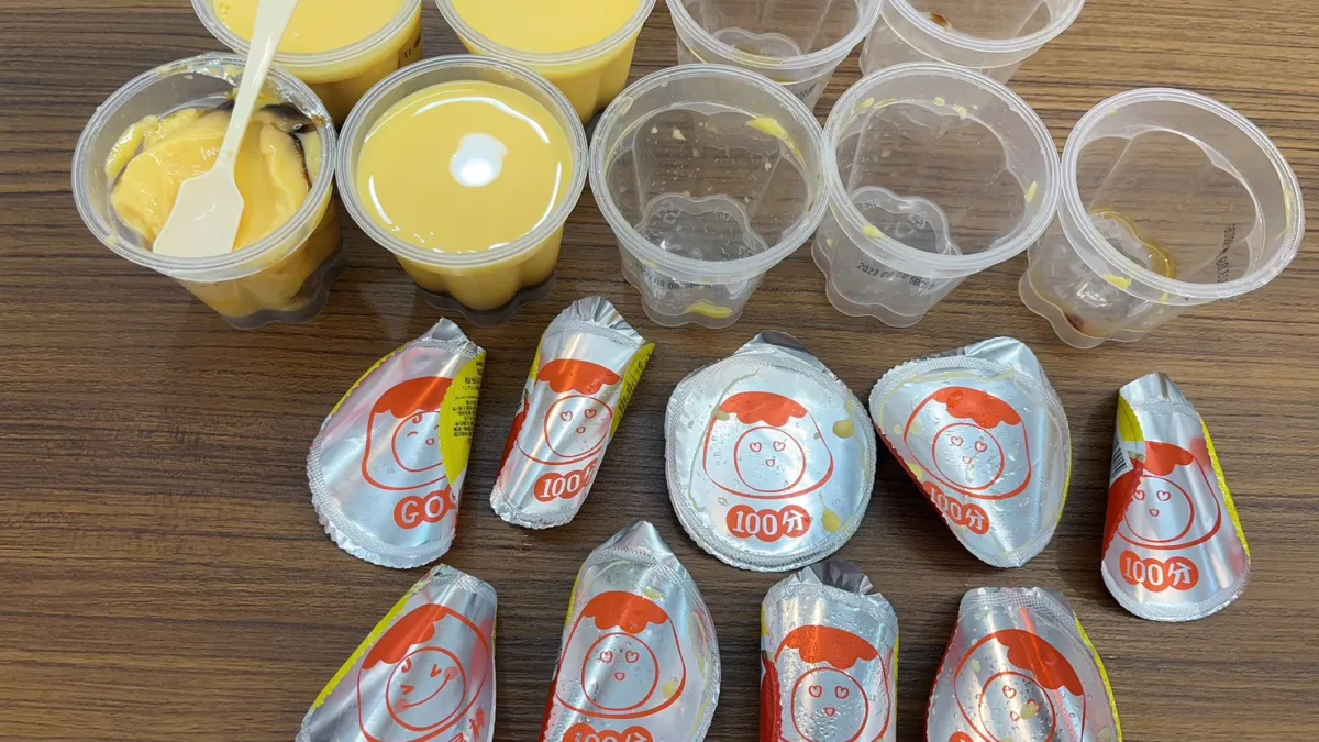 原PO一口氣吃了五個布丁。(圖/取自7-11全家 各超商新品資訊共享)