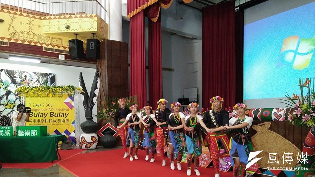 高雄市原住民族藝術節盛大展開,邀請市民朋友到原住民故事館一同欣賞原民藝術饗宴。(圖/龔傑森攝) 高雄市原住民族藝術節盛大展開,邀請市民朋友到原住民故事館一同欣賞原民藝術饗宴。(圖/龔傑森攝)