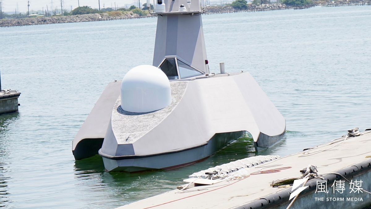 台船今(25)日正式發表「奮進魔鬼魚」攻擊無人艇。(張曜麟攝) 台船今(25)日正式發表「奮進魔鬼魚」攻擊無人艇。(張曜麟攝)