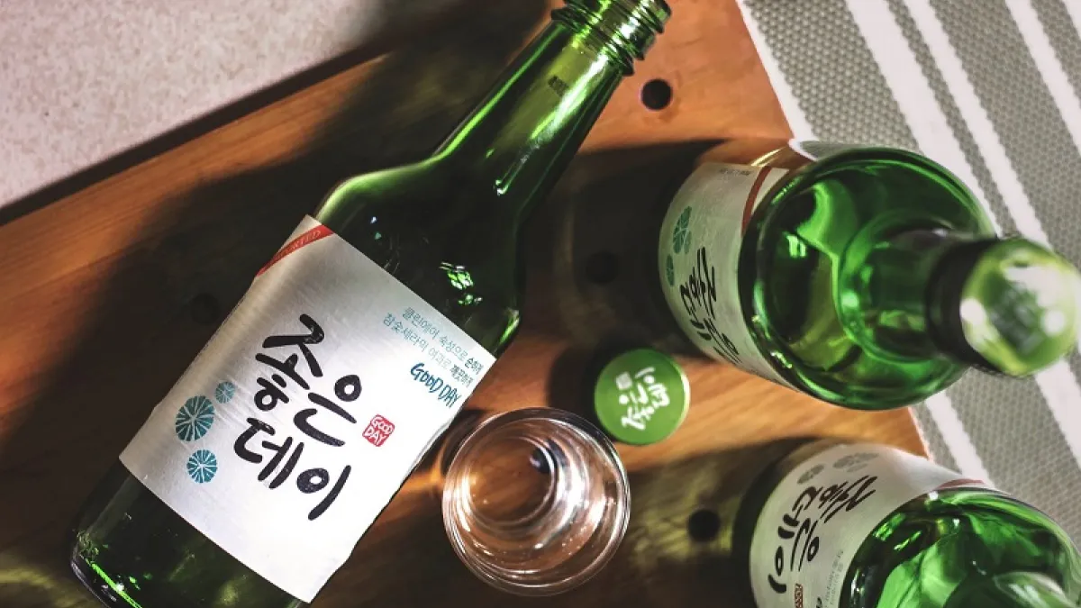 韓國的飲酒文化十分特別,掌握以下10點可以讓你輕鬆跟韓國朋友打成一片。(圖/Would You Magazine)