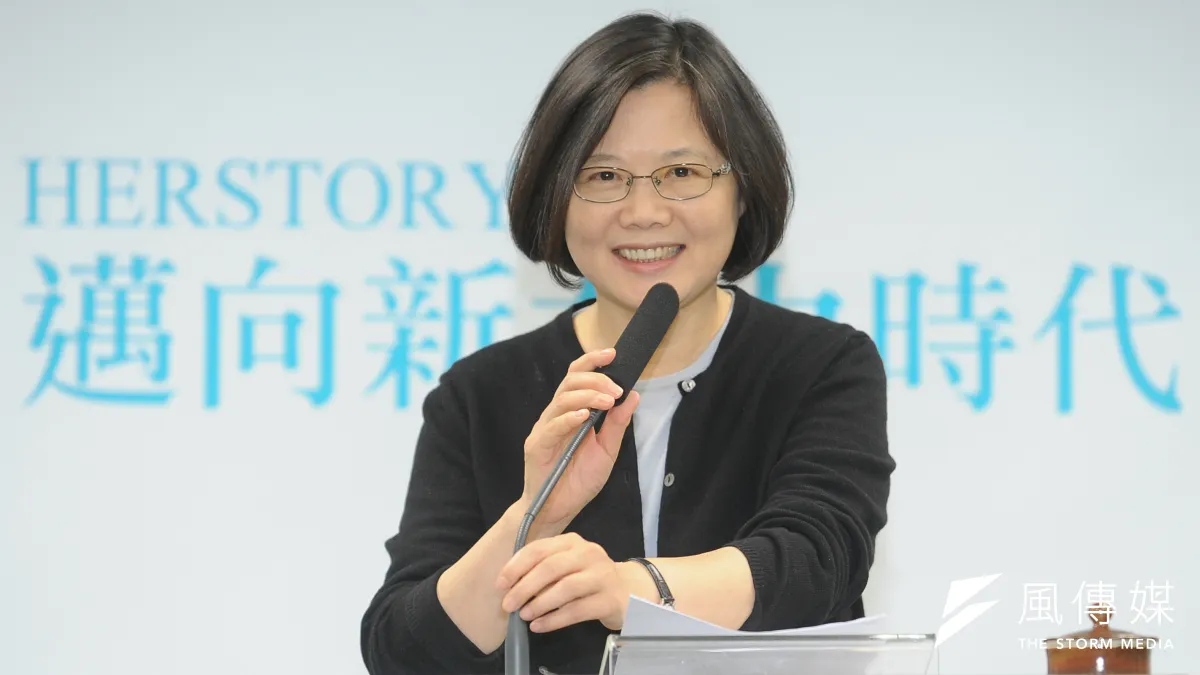 準總統蔡英文520將就職,坊間已有就職紀念酒商品,對此,民進黨回應,並不是黨部、總統就職活動籌備團隊設計製作。(資料照,林俊耀攝)