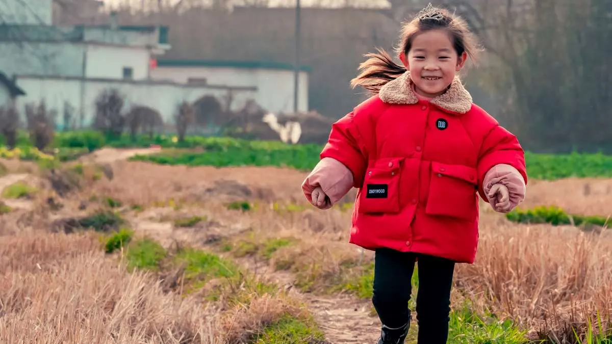 穩定溫和的態度能讓「壞小孩」感受到被理解,進而卸下心防(圖/Unsplash) 穩定溫和的態度能讓「壞小孩」感受到被理解,進而卸下心防(圖/Unsplash)