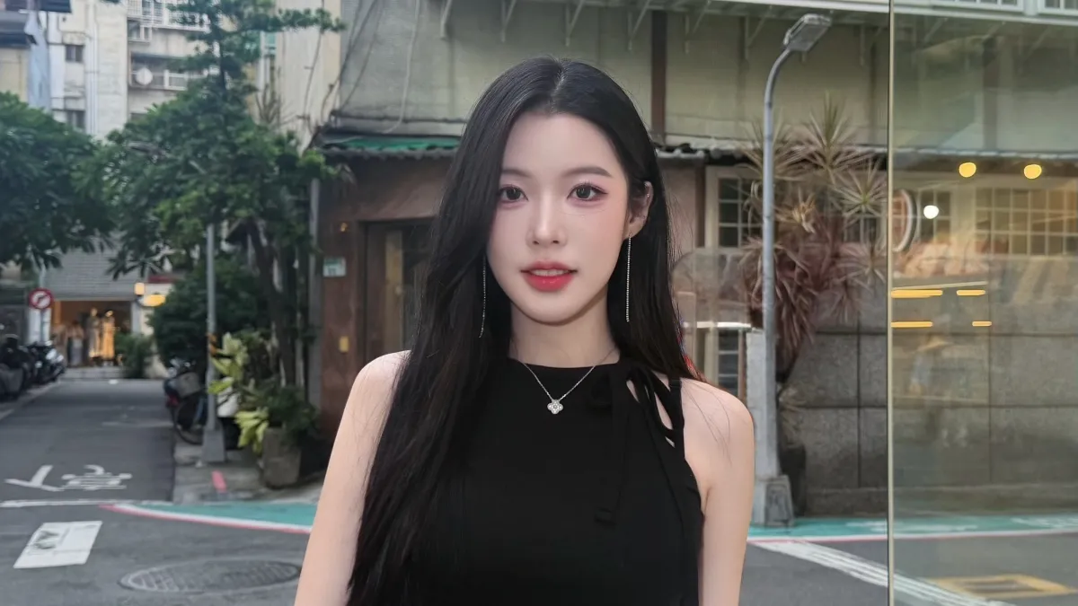 韓國YouTuber李瑩珠來台近10年,曾任職竹科半導體公司,卻在一年後離職創業。她看準台灣男性重視面相與開運需求,開設霧眉店,一小時收費6000元,開業首年營收破千萬,如今更跨足音樂圈推出華語專輯。(圖/翻攝自李瑩珠IG)