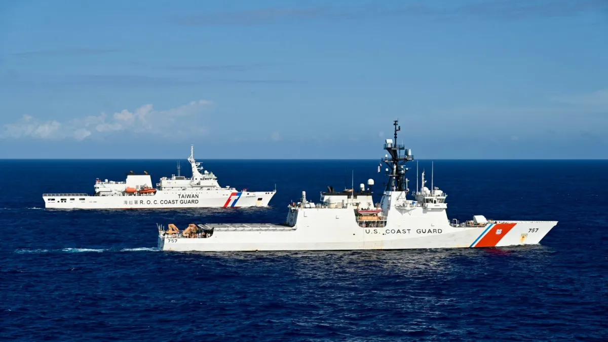 The American Institute in Taiwan posted on Facebook a photo of Taiwan's Chiayi-class patrol frigate Taipei (CG5005) sailing alongside the US Coast Guard Legend-class cutter USCGC Midgett (WMSL-757). (Source: AIT Facebook)
