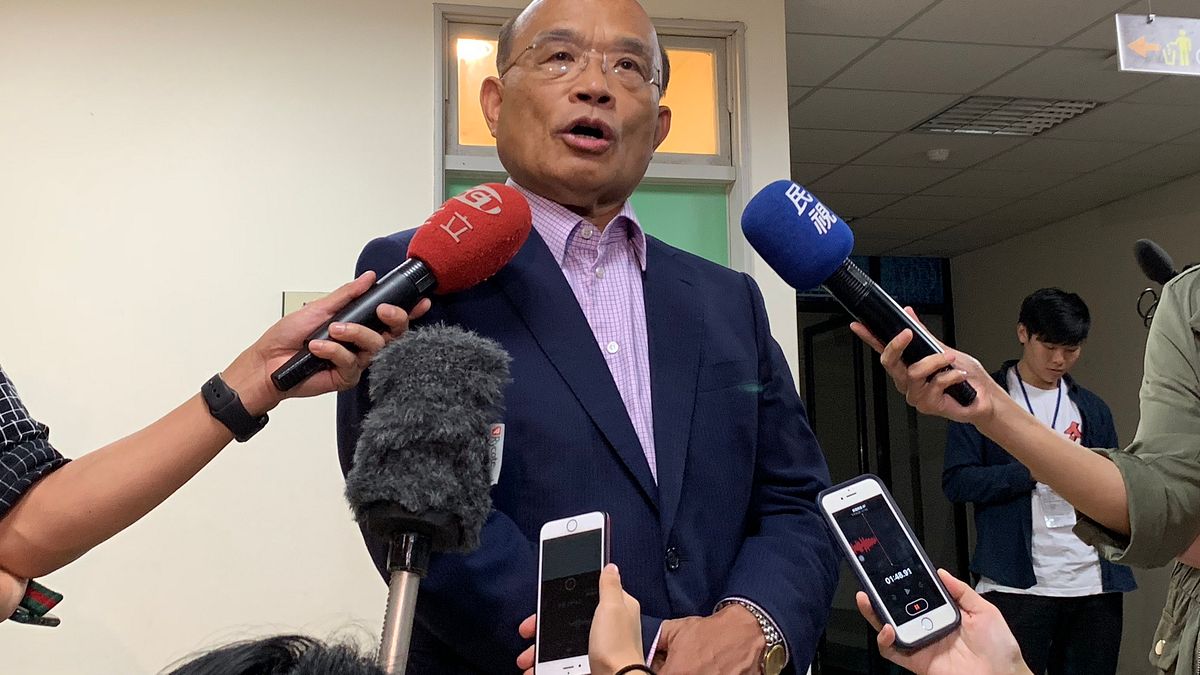 針對文化大學「大群館」爭議,民進黨新北市長候選人蘇貞昌24日晚間受訪時再度批評對手侯友宜,利用稅法保障弱勢的空間來「投機」,亦未對公共建設付出,「非常不應該」。(蘇貞昌辦公室提供) 針對文化大學「大群館」爭議,民進黨新北市長候選人蘇貞昌24日晚間受訪時再度批評對手侯友宜,利用稅法保障弱勢的空間來「投機」,亦未對公共建設付出,「非常不應該」。(蘇貞昌辦公室提供)