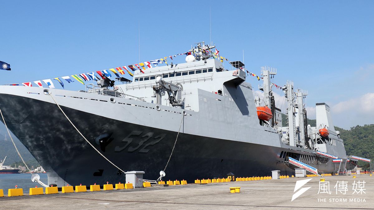 海軍磐石艦新冠肺炎群聚感染疫情趨緩後,國防部發布影片,希望希望國人能夠作為國軍最強的後盾,讓國軍更有勇氣面對挑戰。(資料照,蘇仲泓攝) 海軍磐石艦新冠肺炎群聚感染疫情趨緩後,國防部發布影片,希望希望國人能夠作為國軍最強的後盾,讓國軍更有勇氣面對挑戰。(資料照,蘇仲泓攝)