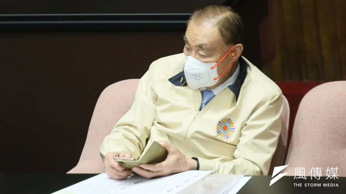 退輔會會主委馮世寬為日本經濟新聞不疑國軍九成出賣國家情報,怒飆粗口。(柯承惠攝)