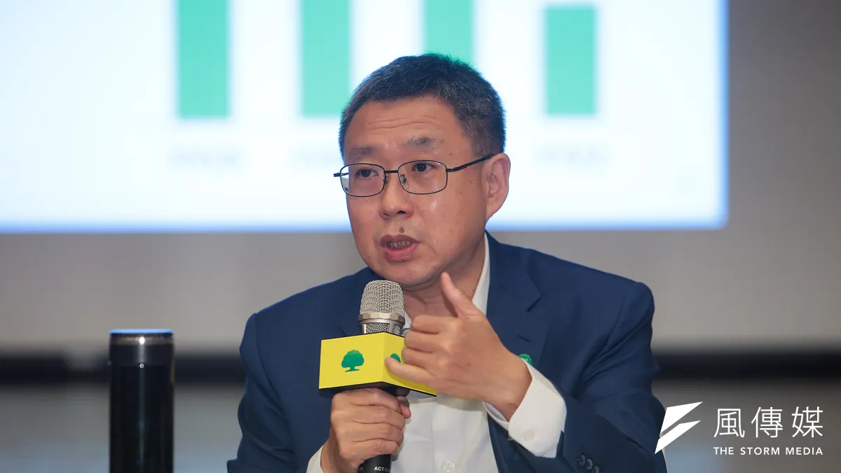 國壽發言人暨執行副總林超廷解釋,並沒有說分紅保單這商品不好,而是擔心銷售上會有爭議。(顏麟宇攝) 國壽發言人暨執行副總林超廷解釋,並沒有說分紅保單這商品不好,而是擔心銷售上會有爭議。(顏麟宇攝)