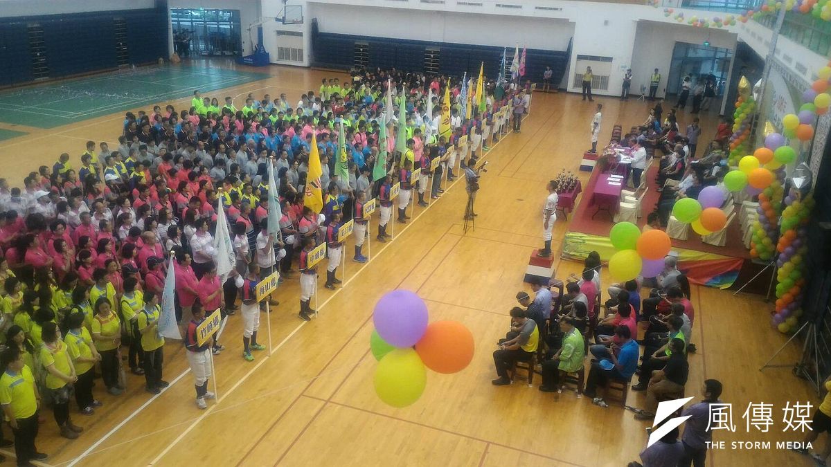 嘉義縣運動會5月27日到6月5日開跑,張縣長勉勵運動員獲佳績破紀錄〔圖/謝敏政攝〕 嘉義縣運動會5月27日到6月5日開跑,張縣長勉勵運動員獲佳績破紀錄〔圖/謝敏政攝〕