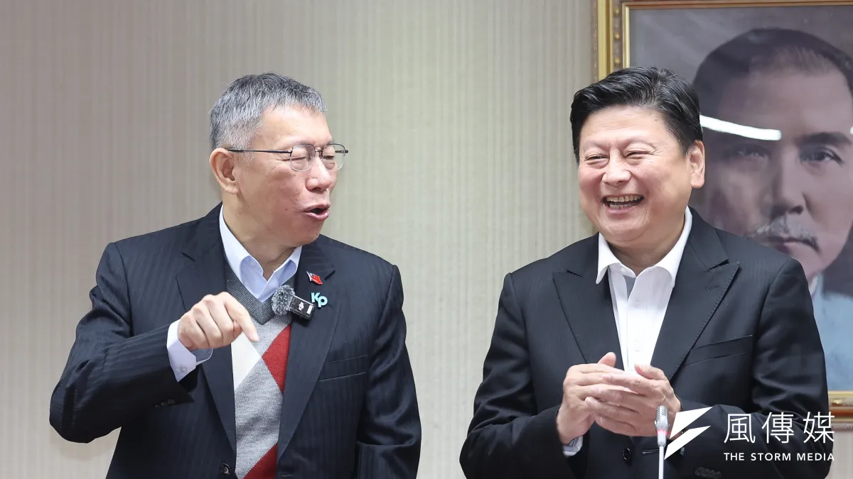 民眾黨在國會雖然和國民黨藍白合,創黨主席柯文哲(左)卻派出心腹參選花蓮市長,踢館花蓮王、國民黨團總召傅崐萁的地盤。(陳品佑攝)