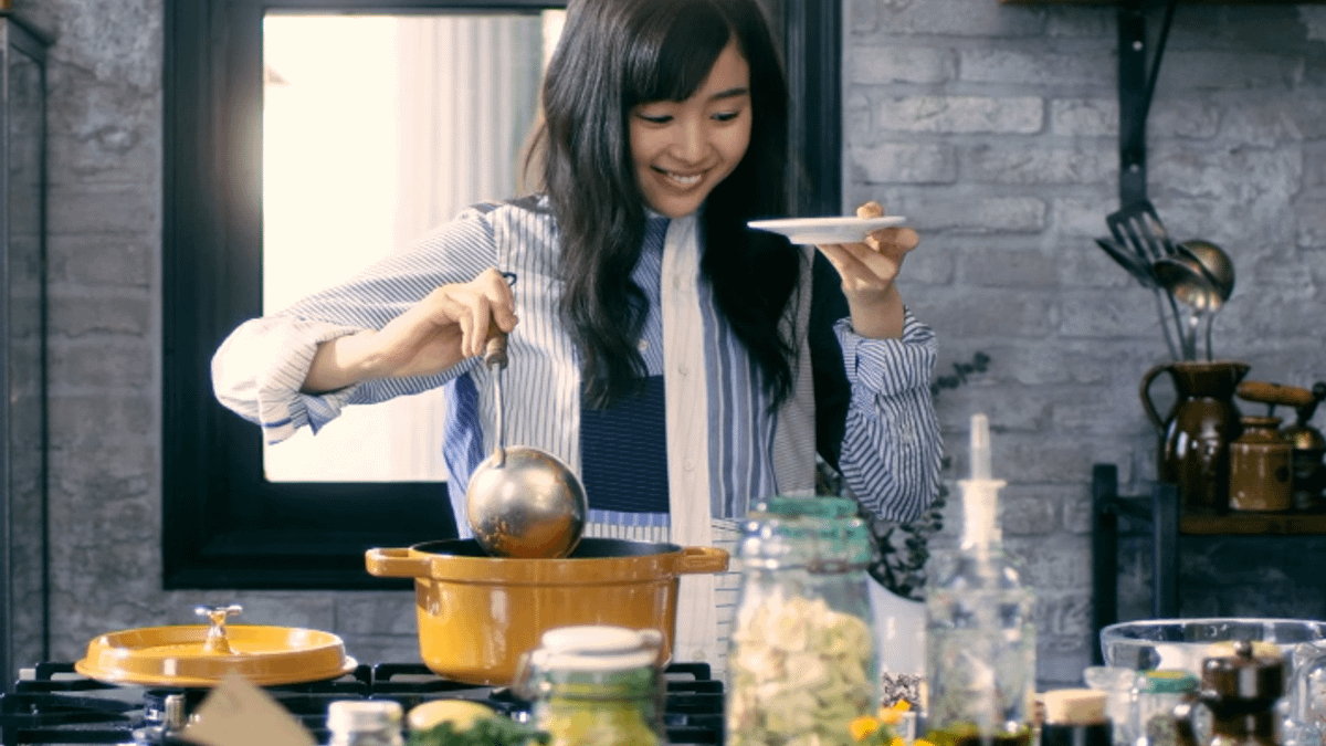 實驗已證實,添加味精不僅可降低鈉鹽的使用,且不會增加人體負擔,又可提高料理鮮味喔!(翻攝自youtube) 實驗已證實,添加味精不僅可降低鈉鹽的使用,且不會增加人體負擔,又可提高料理鮮味喔!(翻攝自youtube)