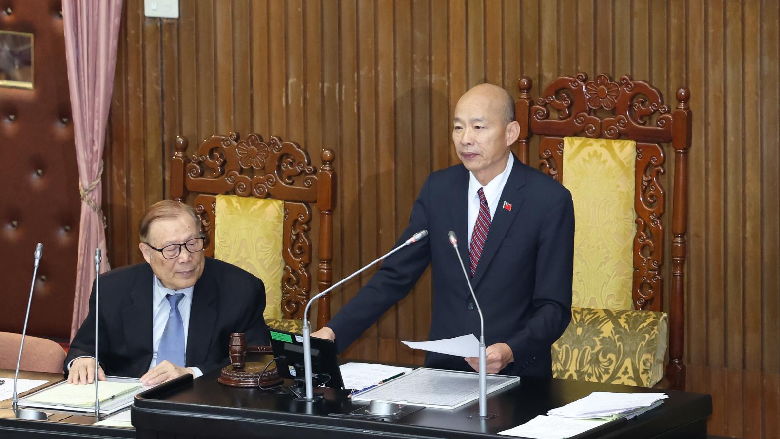 曾喊長者免健保費卻缺席表決!樊啓明點名8名綠委:政見與投票落差大