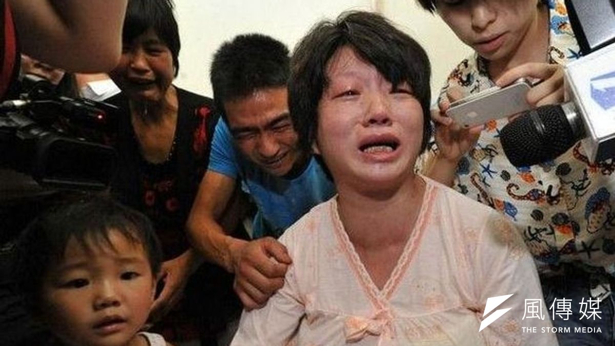 找回孩子,喜極而泣。(取自網路) 找回孩子,喜極而泣。(取自網路)