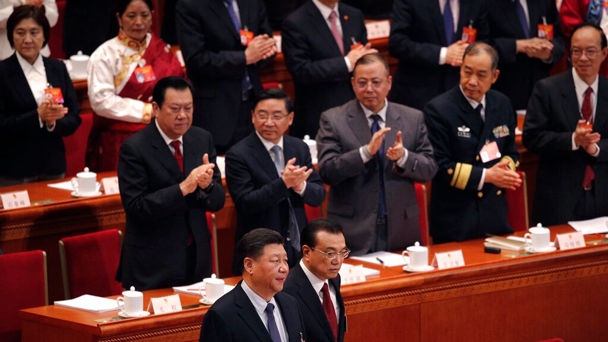 中國國家主席習近平(左)與國務院總理李克強(右)檯面下關係並不和睦。(美聯社) 中國國家主席習近平(左)與國務院總理李克強(右)檯面下關係並不和睦。(美聯社)