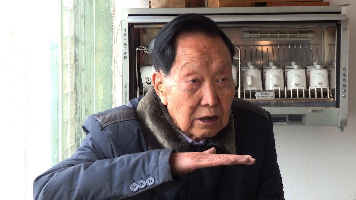 一代普洱茶宗師鄒炳良以他製茶一甲子的歲月制定普洱茶工藝標準創造傳奇故事(圖/許怡先提供) 一代普洱茶宗師鄒炳良以他製茶一甲子的歲月制定普洱茶工藝標準創造傳奇故事(圖/許怡先提供)