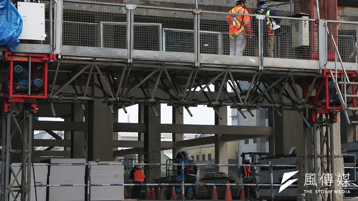 台灣工地缺工現象日益加劇,年輕人認為報酬與付出不成正比,以及整體產業制度落後。(示意圖/柯承惠攝) 台灣工地缺工現象日益加劇,年輕人認為報酬與付出不成正比,以及整體產業制度落後。(示意圖/柯承惠攝)