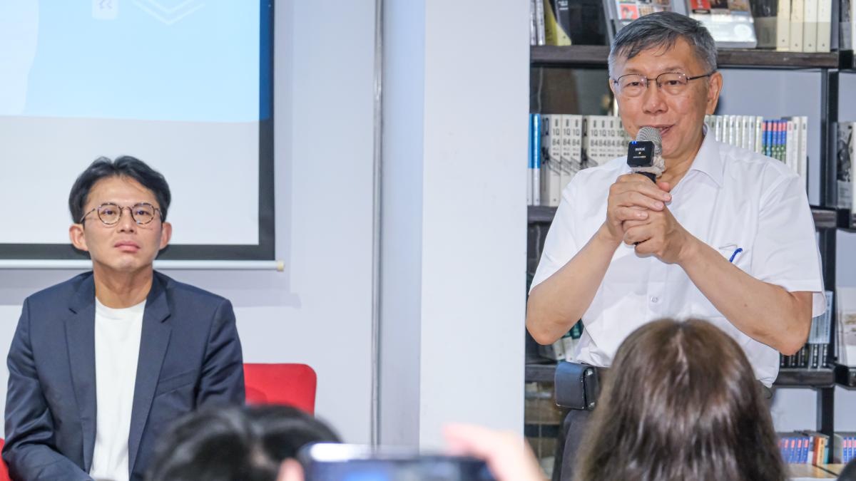 「有黃國昌擋前面,我安全多了!」柯文哲笑:他出書大概又要被打兩個禮拜