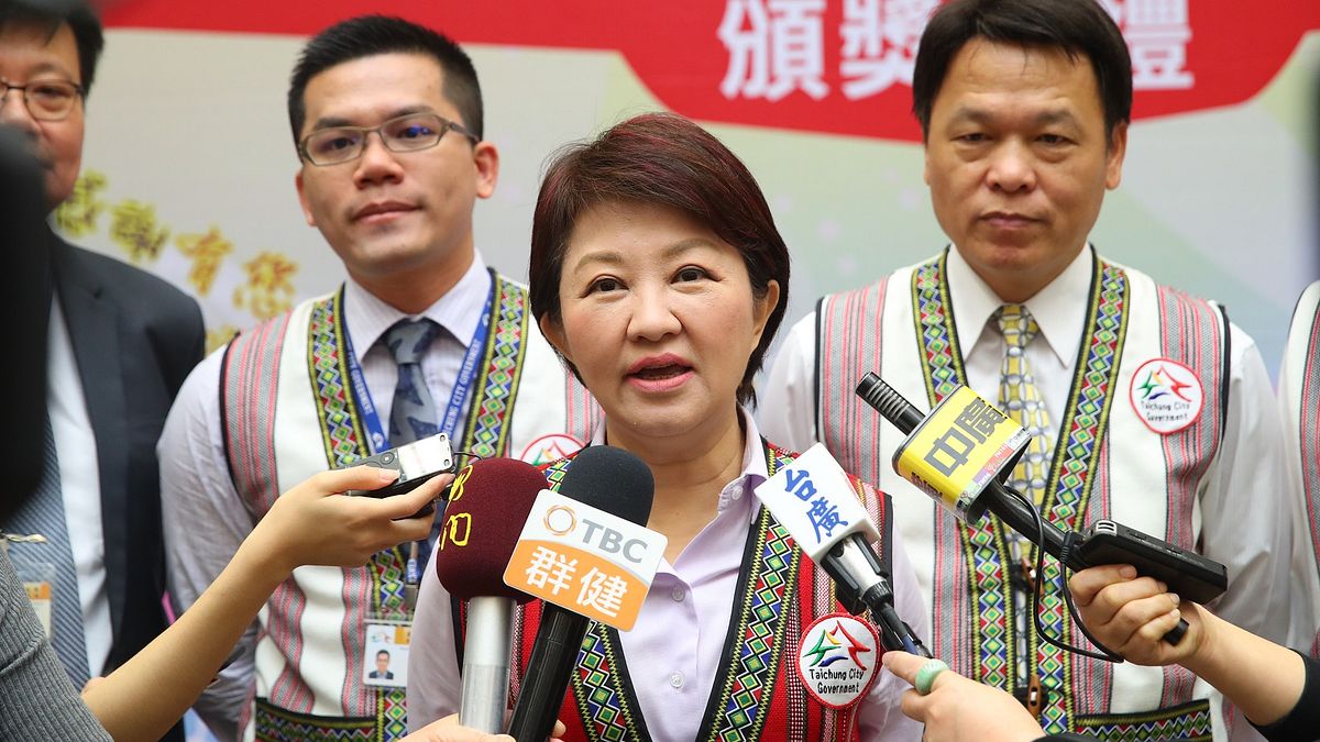 最近空汙嚴重,台中市長盧秀燕再次提出呼籲,減少火力發電比重,才能徹底解決空氣汙染問題。(圖/臺中市政府提供) 最近空汙嚴重,台中市長盧秀燕再次提出呼籲,減少火力發電比重,才能徹底解決空氣汙染問題。(圖/臺中市政府提供)