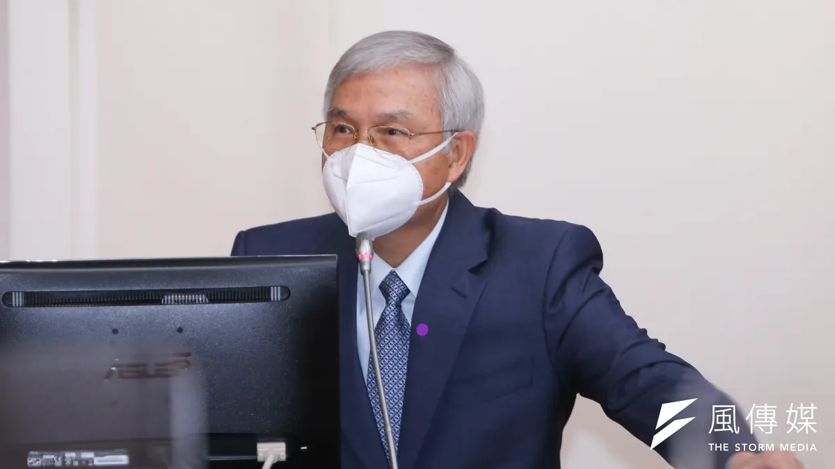 央銀行總裁楊金龍15日表示,在穩定總體經濟前提下,會在適當時機升息。(資料照,顏麟宇攝)