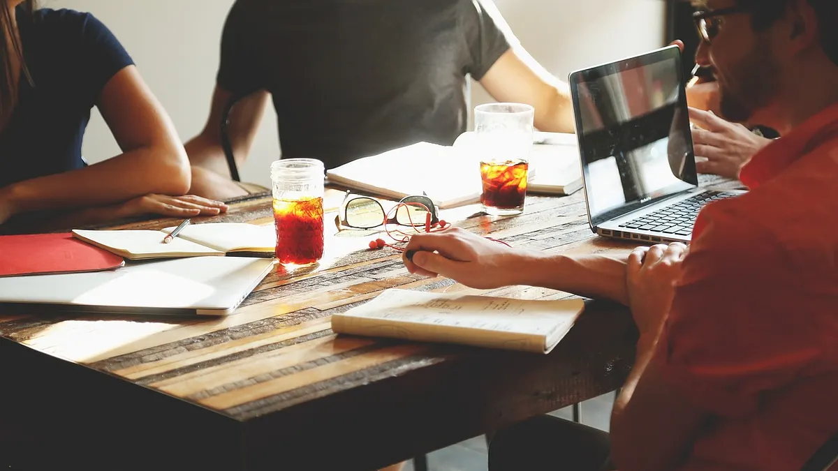 無論工作家庭,信任、愛與成長,是一生走到最後仍值得追尋的事。(示意圖/取自Pixabay) 無論工作家庭,信任、愛與成長,是一生走到最後仍值得追尋的事。(示意圖/取自Pixabay)