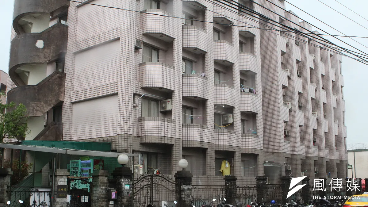 文化大學大群館風波,點出多所大學學生宿舍嚴重不足的問題。圖為大群館。(資料照,風傳媒攝) 文化大學大群館風波,點出多所大學學生宿舍嚴重不足的問題。圖為大群館。(資料照,風傳媒攝)